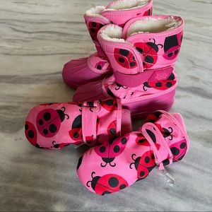 Girls Size 9 Winter Snow Boots with Matching Size 2T/3T Mittens